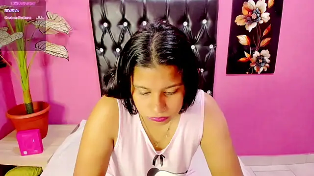 INDIANFLAME Adlı Modelin Canlı XXX Sohbeti