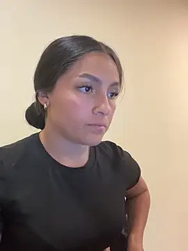 Alyha_Cortes Chat XXX live