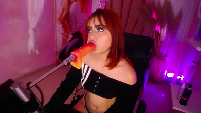 Aine_Collins_ Live XXX-Chat