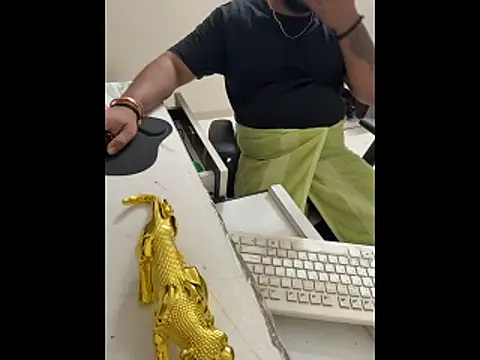 FlirtyxBoy live XXX chat