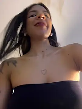 VioletaHills_'s Live XXX Chat