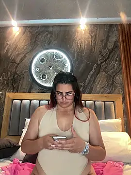 BellaPeers_ live XXX chat