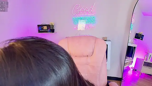 Alice_Vixen 现场XXX聊天