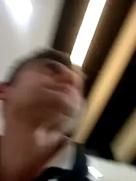 Pokazy przed kamerką – MON_PETIT_CHAT