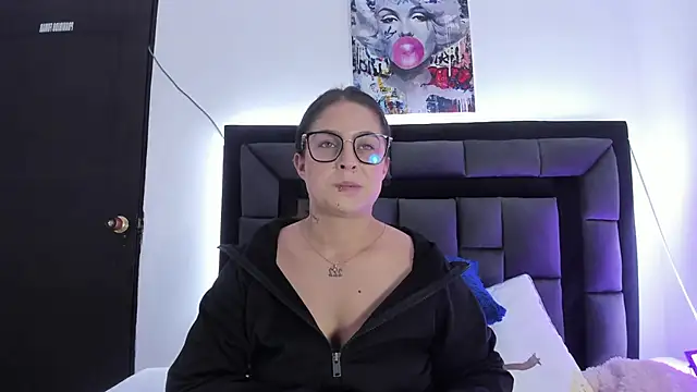 mia_fox4's Live XXX Chat