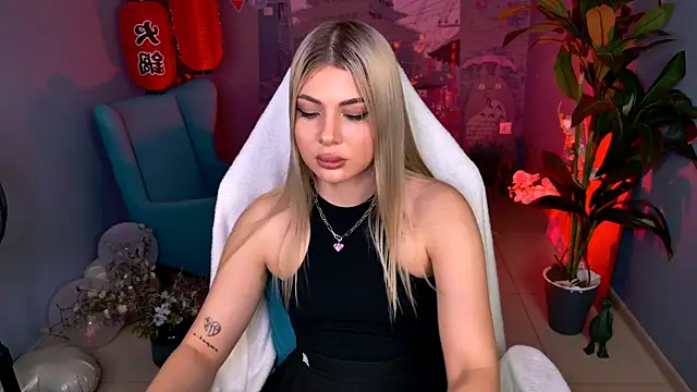 Chat XXX en directo de HyileyClark