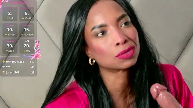 Chat XXX en directo de JadaMillss