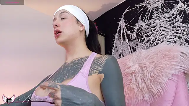 antoniaacxx's Webcam Show