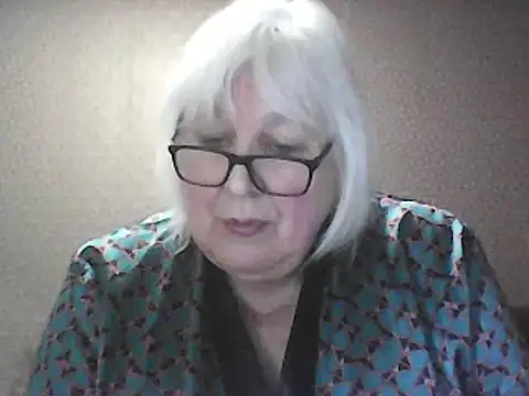 Alexia64231: онлайн-секс-чат