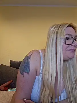 SweetButterflyKiss Webcam-Show