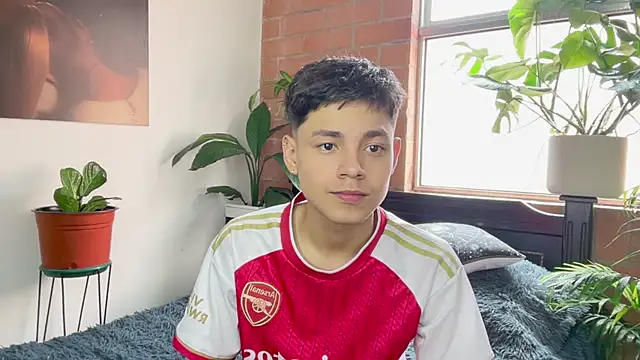 Andy_Belier23 Pertunjukan Webcam