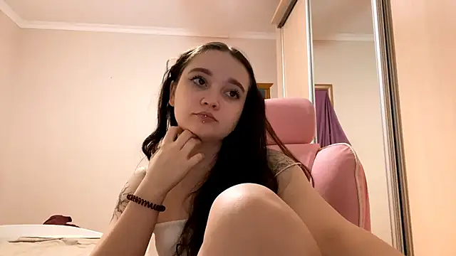 TrulaPhay live XXX chat