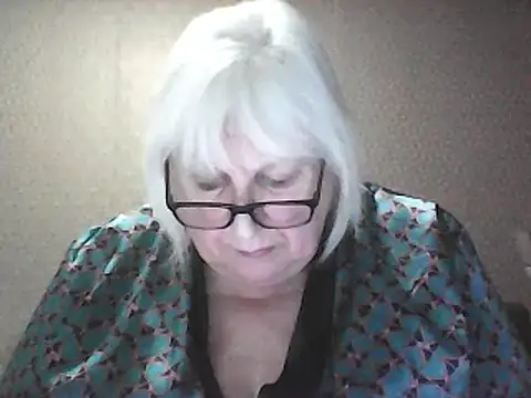 Alexia64231 Adlı Modelin Canlı XXX Sohbeti