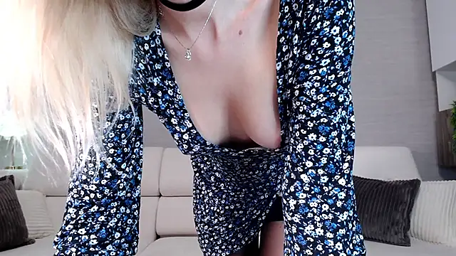 Sembang XXX Secara Langsung yummy_blonde