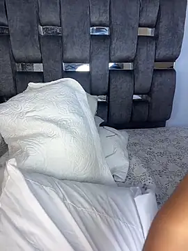 Chat +18 de PilarJones_ ao vivo