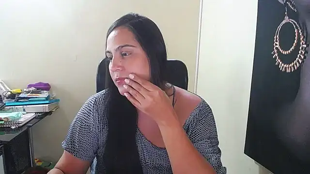 kendall_52 Adlı Modelin Canlı XXX Sohbeti