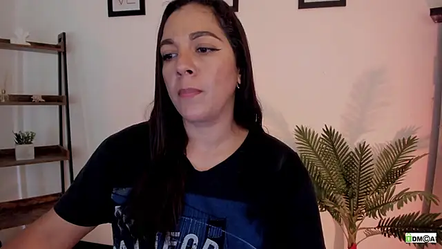 urcute_kitten Live XXX Chat