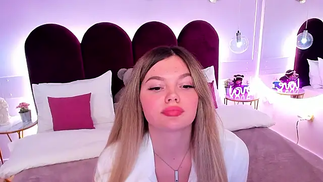 ZaraBloomn Webbikameraesitys