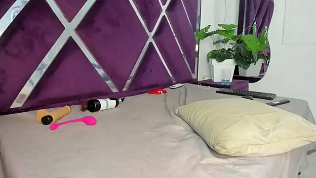 angelkyraasm's Live XXX Chat