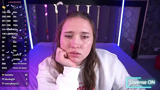 AmiraChase Adlı Modelin Canlı XXX Sohbeti