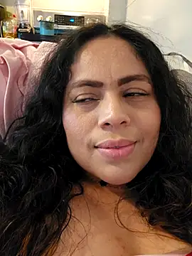 _Zhamira: вебкам-шоу