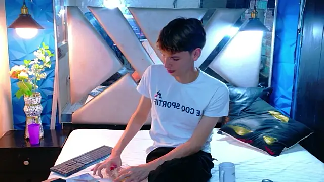 Liam_Green1 Show in webcam