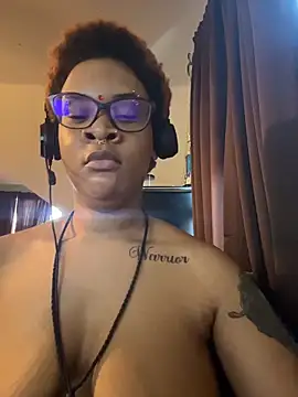 Živý XXX chat nickytheehawtie