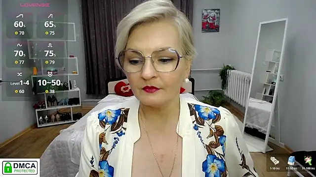 BlondeBrilliant7 Live XXX-Chat