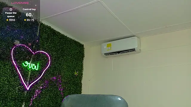 emy_0 – Live XXX-chat