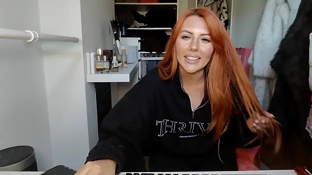 Emberreignedit's Live XXX Chat