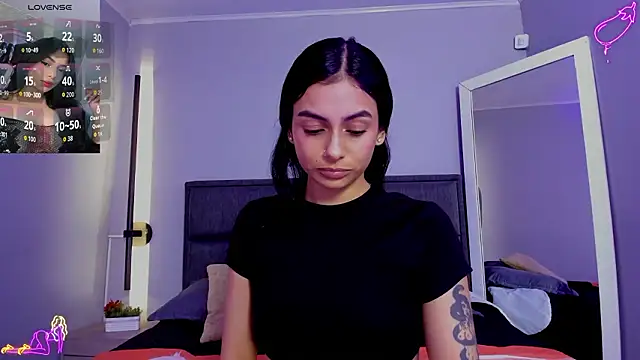 lilith_petit_'s Live XXX Chat