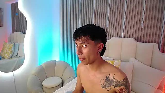 Pokazy przed kamerką – Aiden_Rivers_