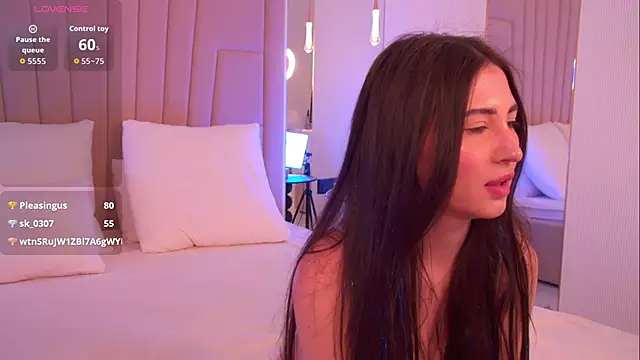 LisaDeviss' Live XXX Chat