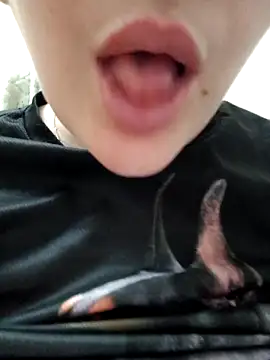 Chat +18 de HornyCumBitch ao vivo