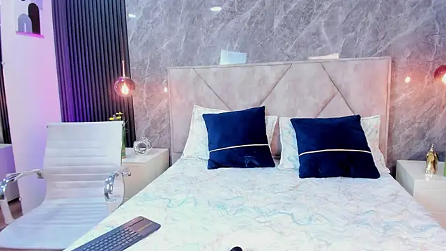 Show modela Emma_Dancer na web-kameri