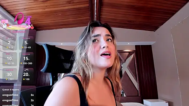 Chat +18 de IsabellaaJoness ao vivo