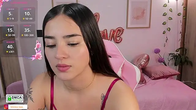 Chat +18 de Veronica_isaza__ ao vivo