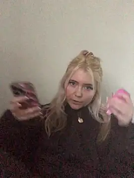 Blondie_Sofia_Essexbabe live XXX chat
