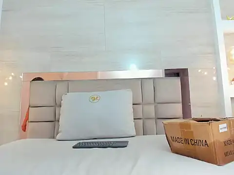 Chat +18 de chloe_murray ao vivo