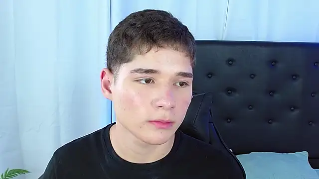 Mattass18 Pertunjukan Webcam