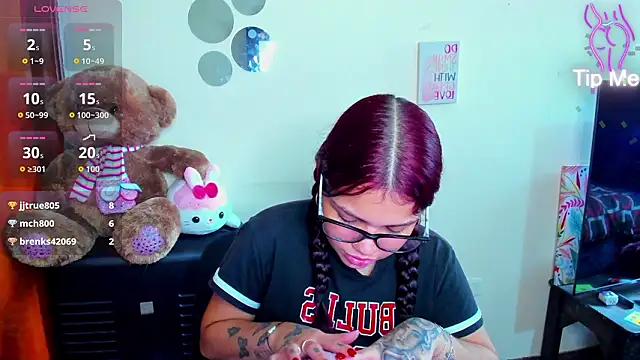 Chat +18 de Ema__Luna ao vivo