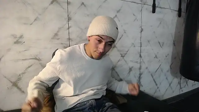 Andy_Joy_ Live XXX Chat