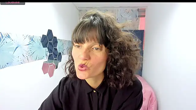 Valery_More__ 即時 XXX 聊天