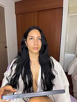 Chatroom XXX en direct de ArianaReynoldss