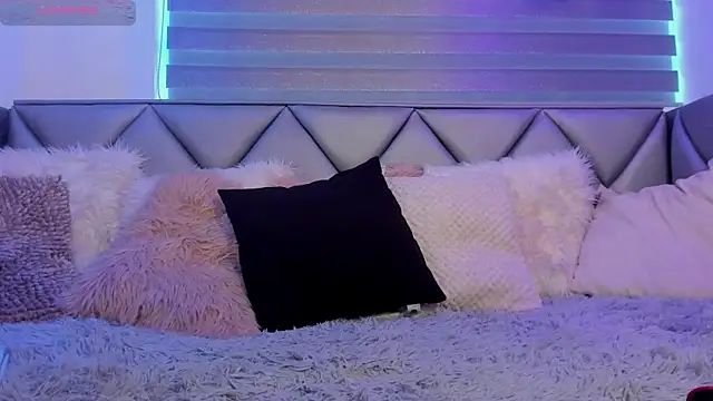 i_Carolinee's Live XXX Chat