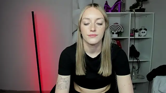 EvelynBlondn Live XXX chat