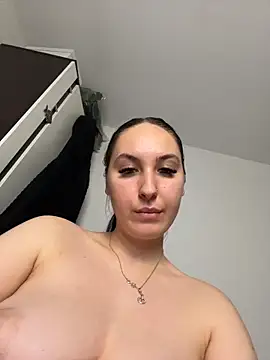 Chat XXX ao vivo de Lucy_doll22