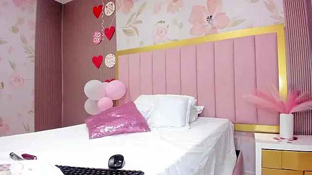 arietta_skinny's Live XXX Chat