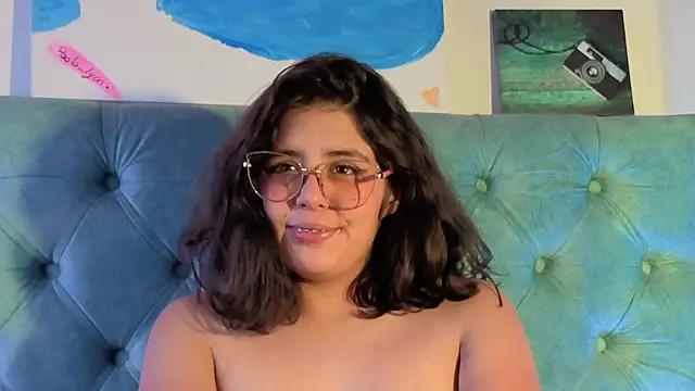 Paola_Lyon_'s Live XXX Chat