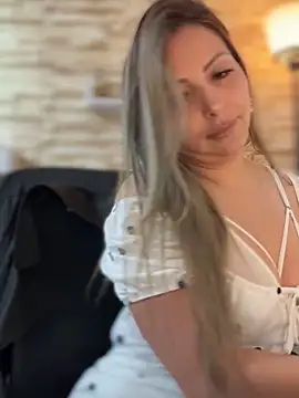 _Abril-Office1n Live XXX chat